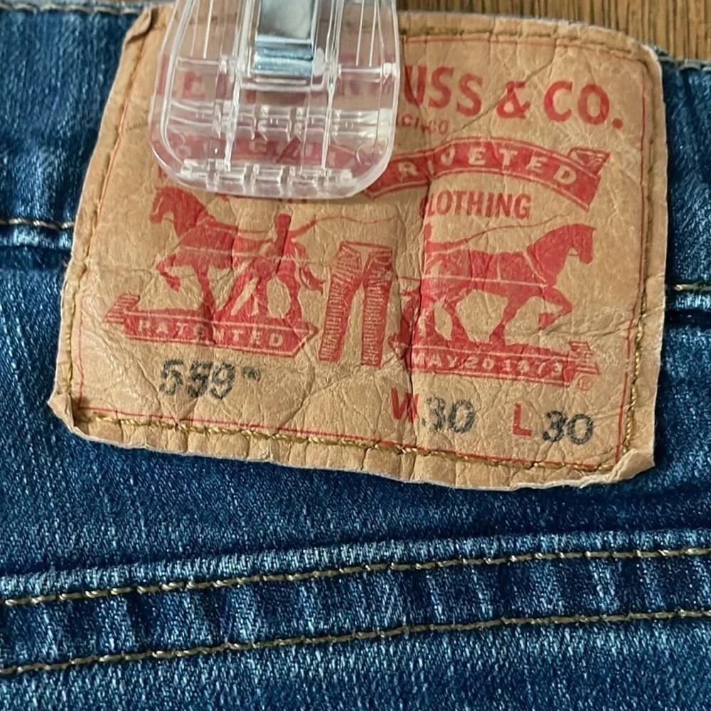 size 30x30 Levi’s Strauss bootcut medium wash jeans